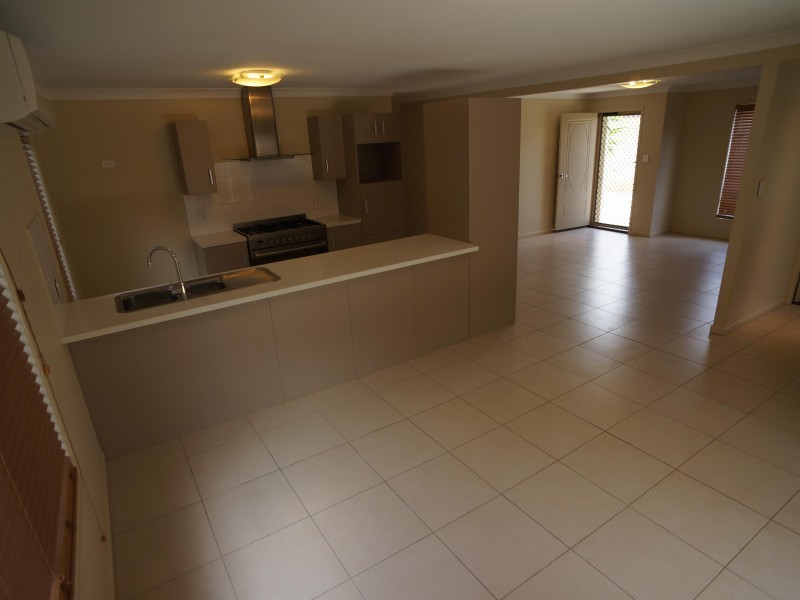 2/145 Allenby Road, Wellington Point QLD 4160