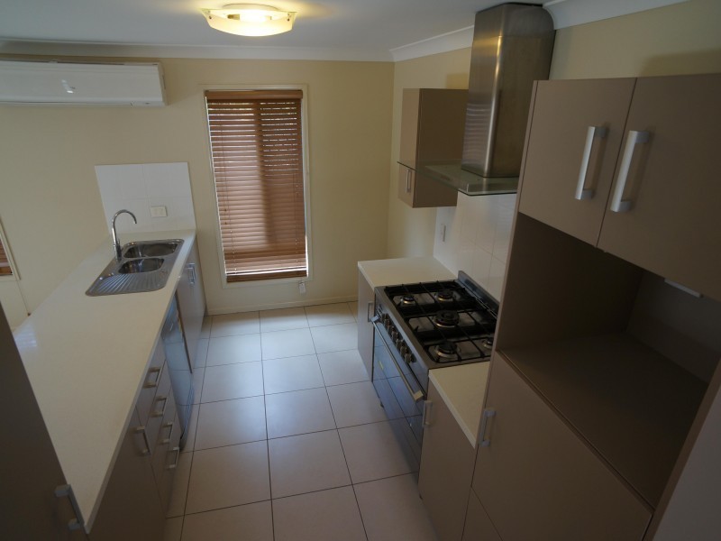 2/145 Allenby Road, Wellington Point QLD 4160