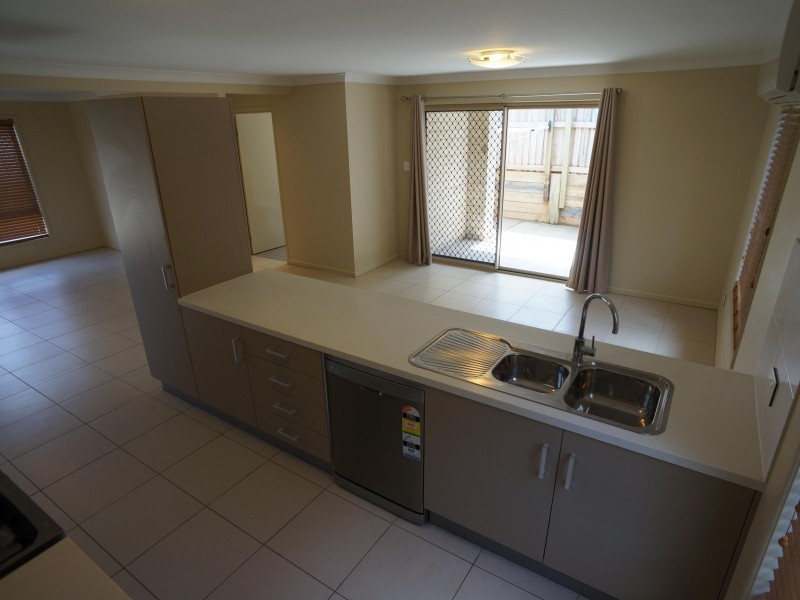 2/145 Allenby Road, Wellington Point QLD 4160