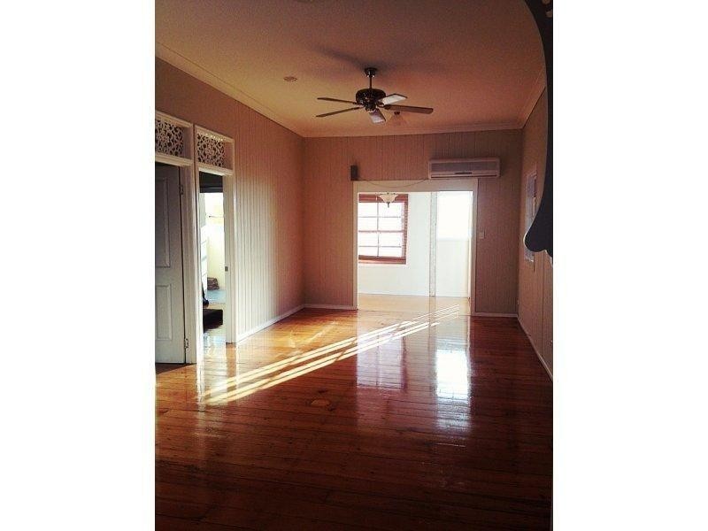 31-33 Coolabah Street, Russell Island QLD 4184