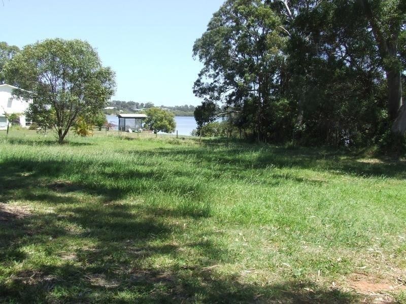 5 Thompson Esplanade, Russell Island QLD 4184