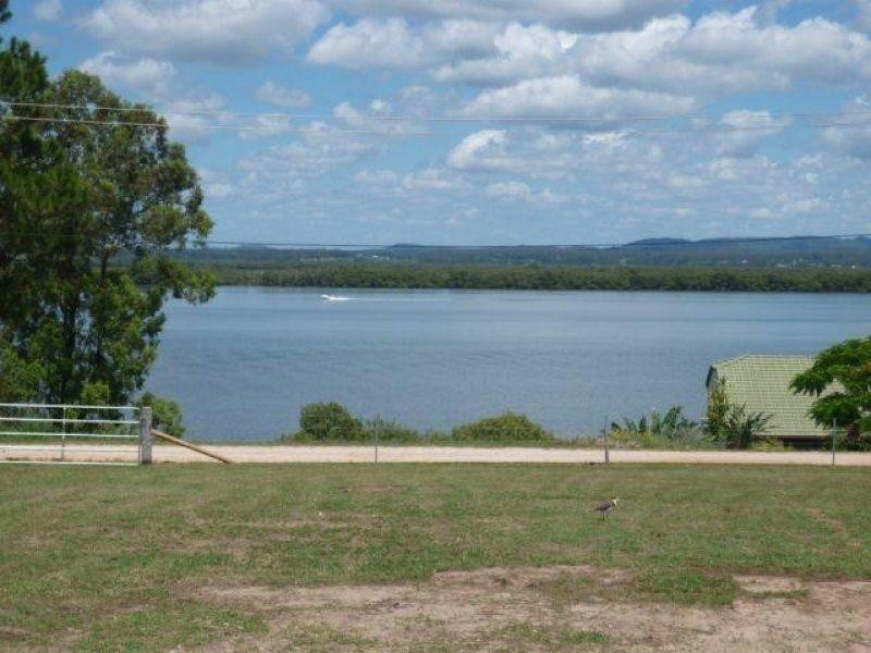 33 Mark Rd, Russell Island QLD 4184