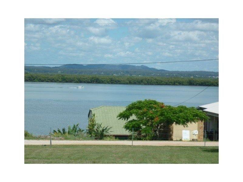 33 Mark Rd, Russell Island QLD 4184