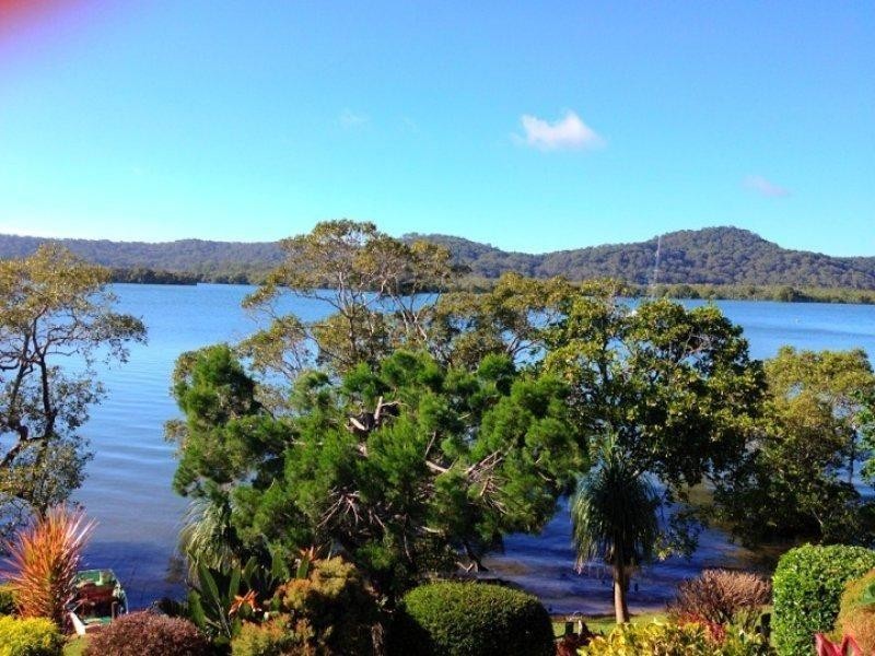 14 OASIS DRIVE, Russell Island QLD 4184