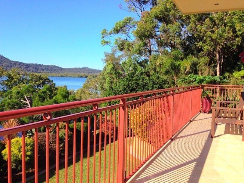 14 OASIS DRIVE, Russell Island QLD 4184