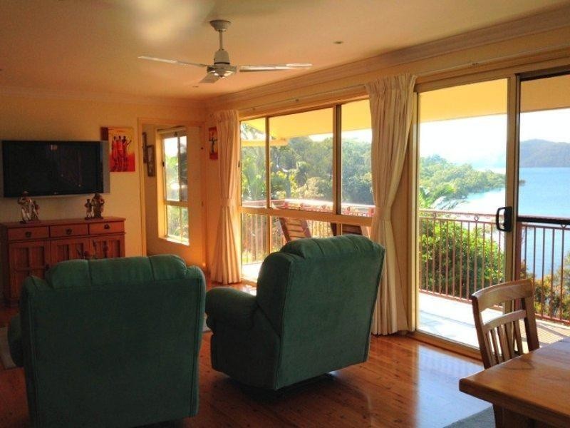 14 OASIS DRIVE, Russell Island QLD 4184