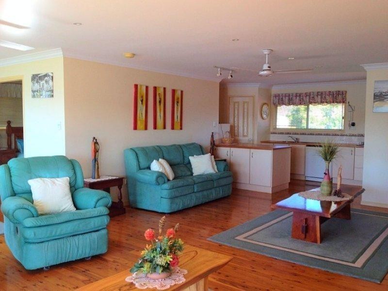 14 OASIS DRIVE, Russell Island QLD 4184
