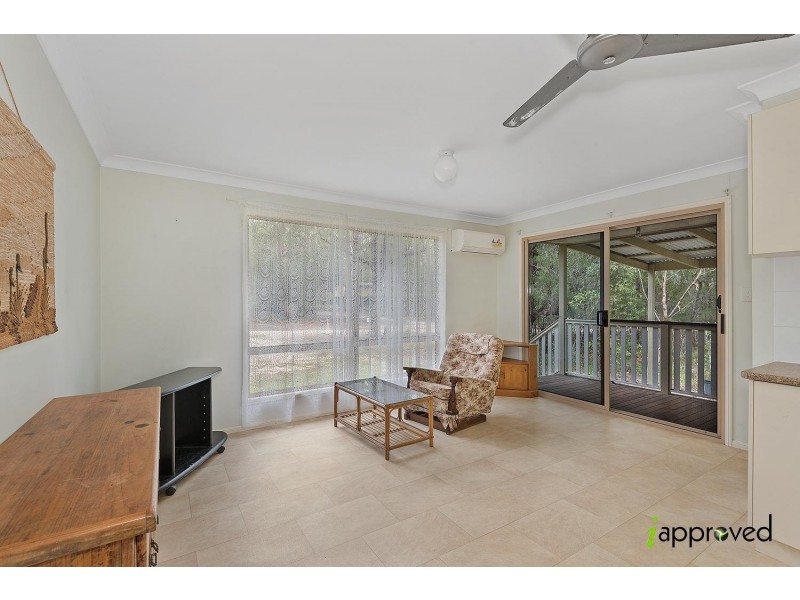 11 Burke Ave, Russell Island QLD 4184