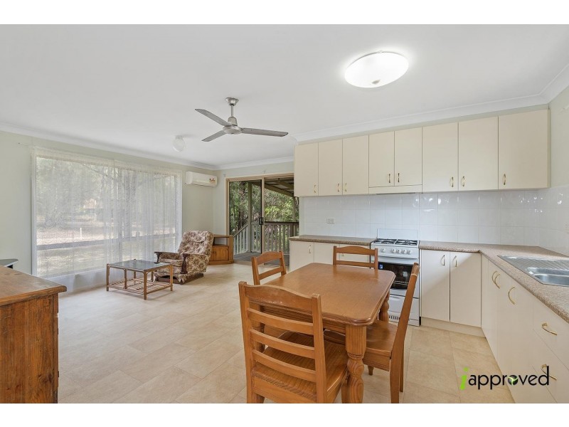 11 Burke Ave, Russell Island QLD 4184