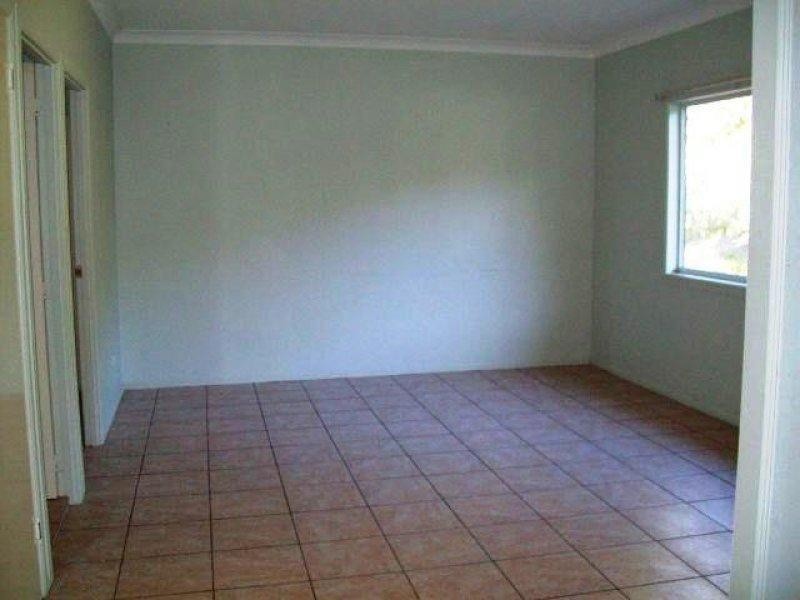 4 GLEN STREET, Macleay Island QLD 4184