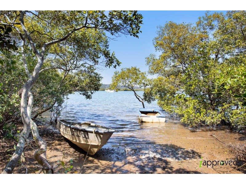 37 Zephyr Street, Russell Island QLD 4184