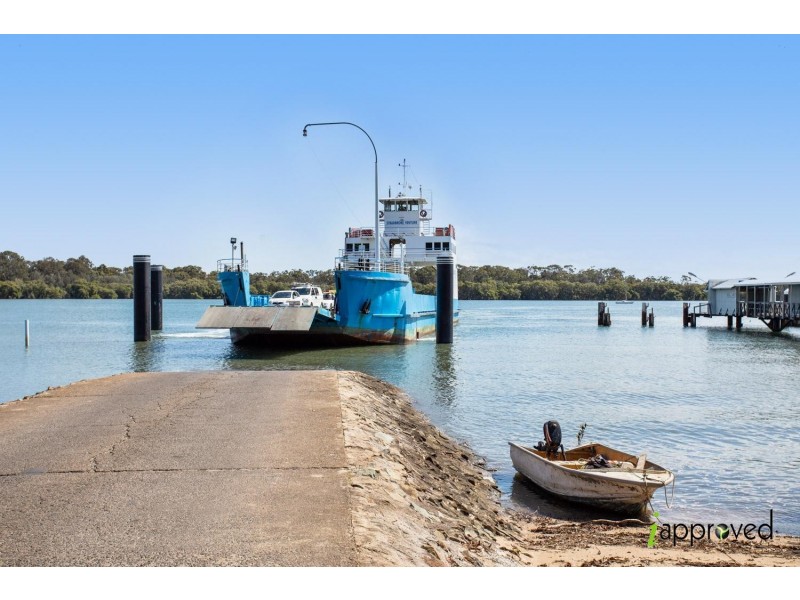 37 Zephyr Street, Russell Island QLD 4184