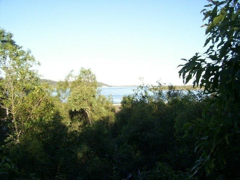 10 Paradise Avenue, Russell Island QLD 4184