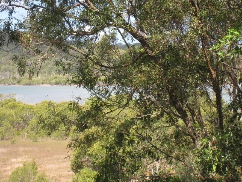 10 Paradise Avenue, Russell Island QLD 4184