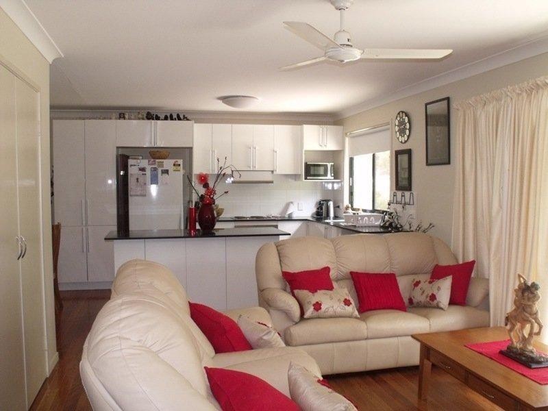 17 Cook Ave, Russell Island QLD 4184