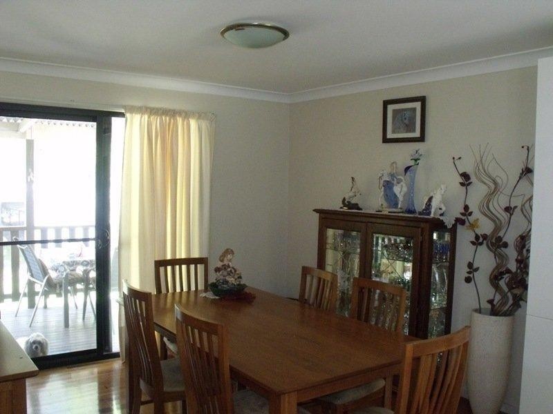 17 Cook Ave, Russell Island QLD 4184