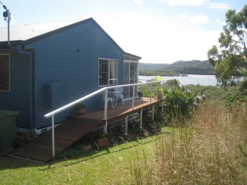 19 Aquamarine Ave, Russell Island QLD 4184