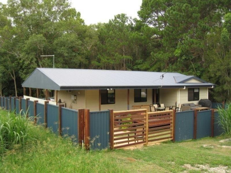 13 Richardson St, Russell Island QLD 4184