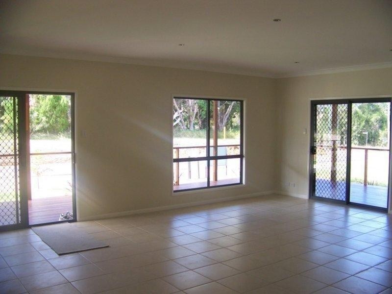 52 Barcelona, Russell Island QLD 4184
