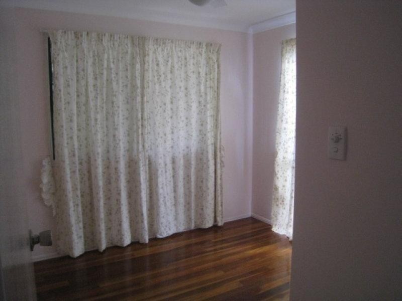 19 Sarmar St., Russell Island QLD 4184