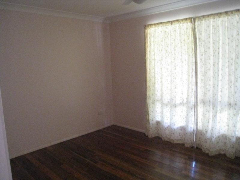 19 Sarmar St., Russell Island QLD 4184