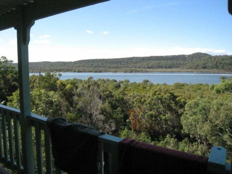 14 Leichhardt Tce, Russell Island QLD 4184