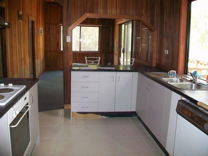 34 Little Cove Rd, Russell Island QLD 4184