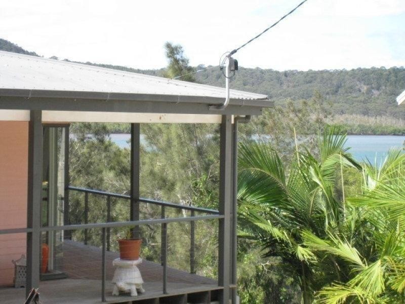 27 Aquamarine Ave, Russell Island QLD 4184