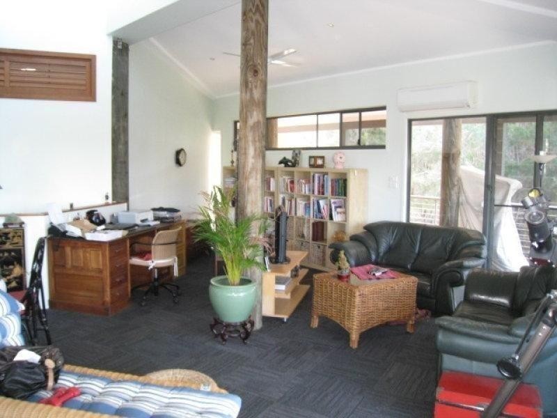 27 Aquamarine Ave, Russell Island QLD 4184