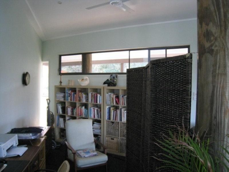 27 Aquamarine Ave, Russell Island QLD 4184