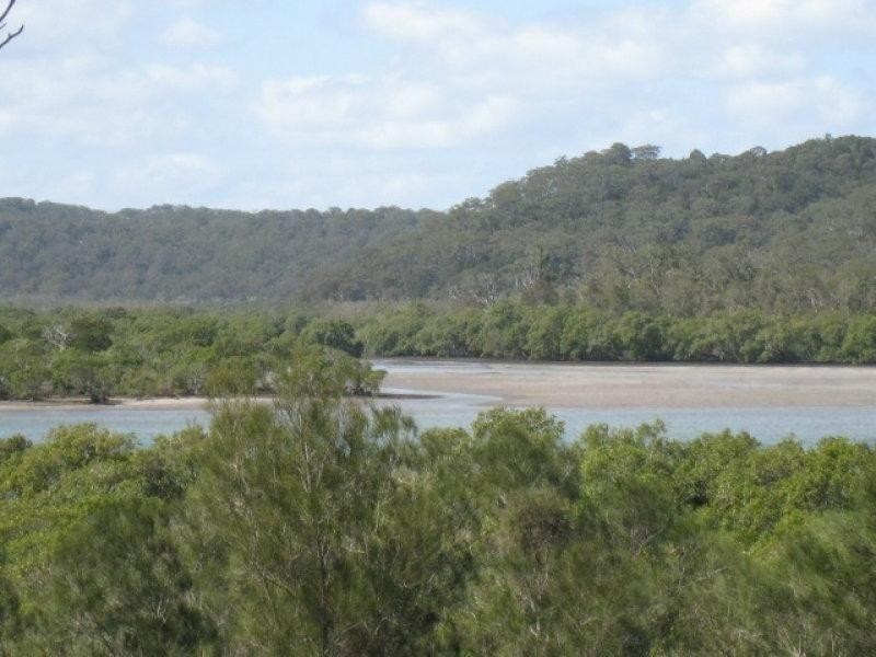 27 Aquamarine Ave, Russell Island QLD 4184