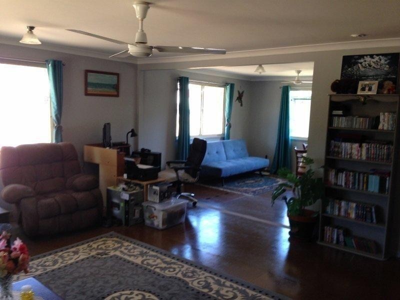 16 Sapphire Street, Russell Island QLD 4184