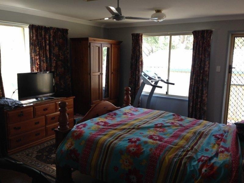 16 Sapphire Street, Russell Island QLD 4184