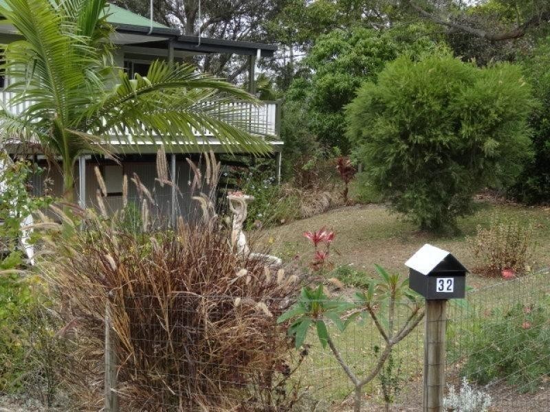 32 Canaipa Point Drive, Russell Island QLD 4184