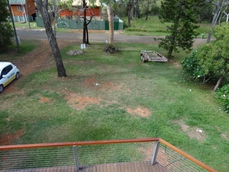 36 Blue Bay Cres, Macleay Island QLD 4184