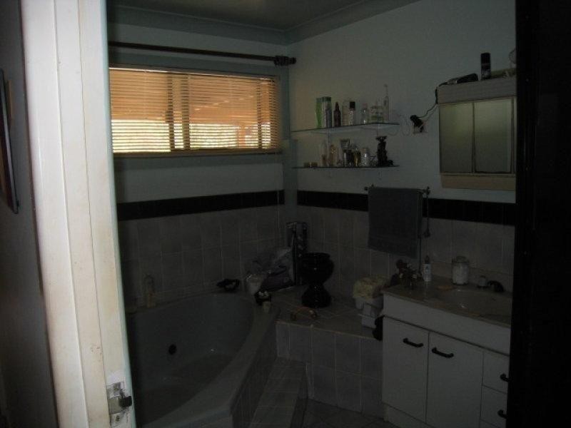 11 Alice Street, Russell Island QLD 4184