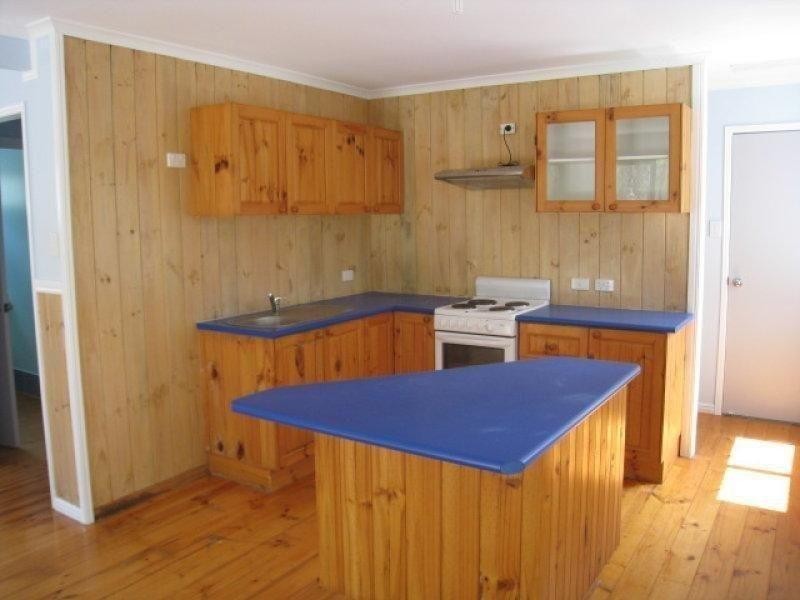 65 Minjerriba Rd, Russell Island QLD 4184