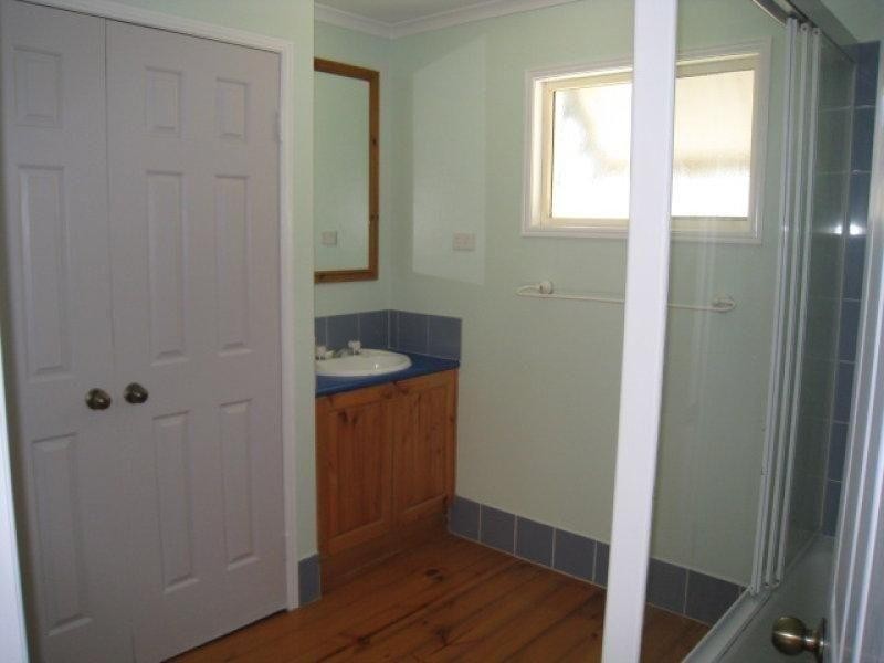 65 Minjerriba Rd, Russell Island QLD 4184