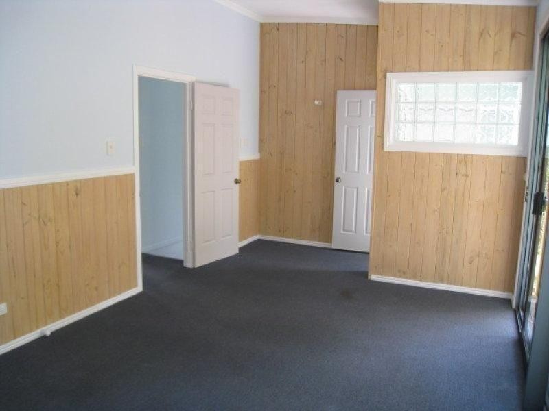 65 Minjerriba Rd, Russell Island QLD 4184