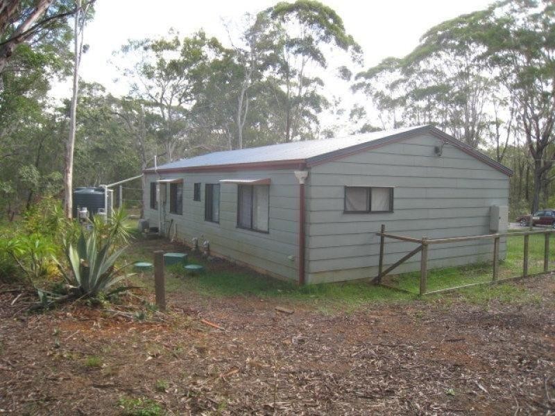 13 Boronia Ave, Russell Island QLD 4184