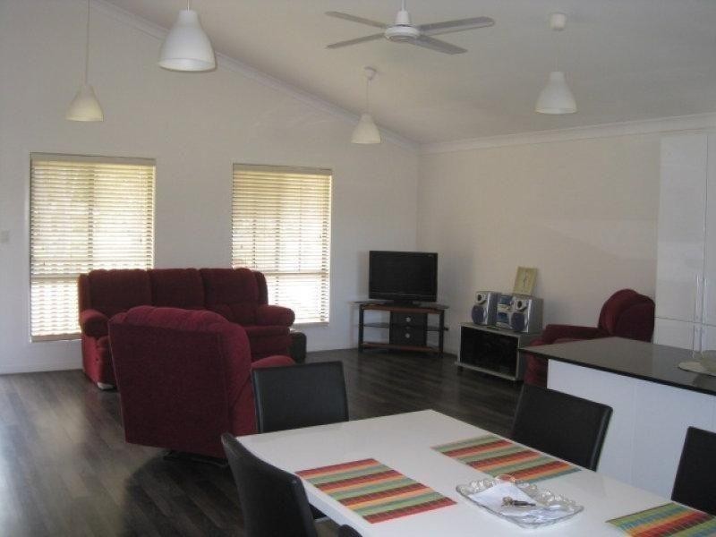 22 Guthrie Street, Russell Island QLD 4184