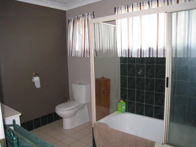 8 Dryandra St, Russell Island QLD 4184