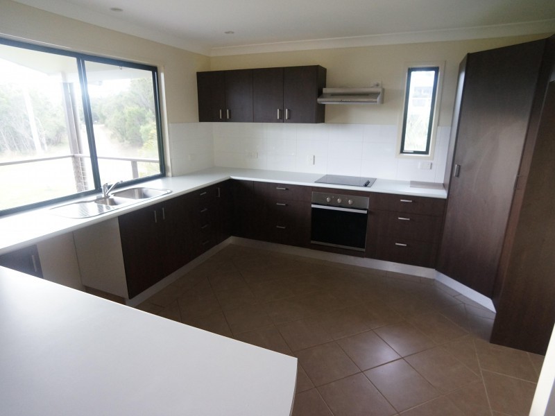 36 Tenanne Street, Russell Island QLD 4184