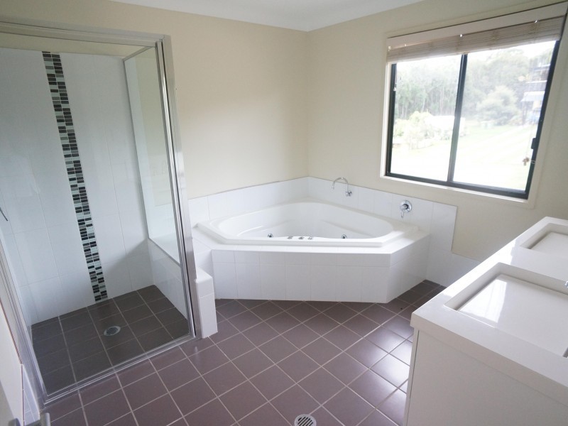 36 Tenanne Street, Russell Island QLD 4184