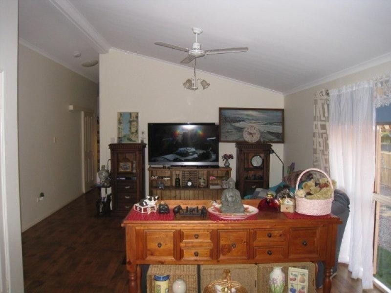 18 Highland St, Russell Island QLD 4184