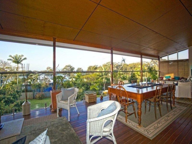 8 Alice St, Russell Island QLD 4184