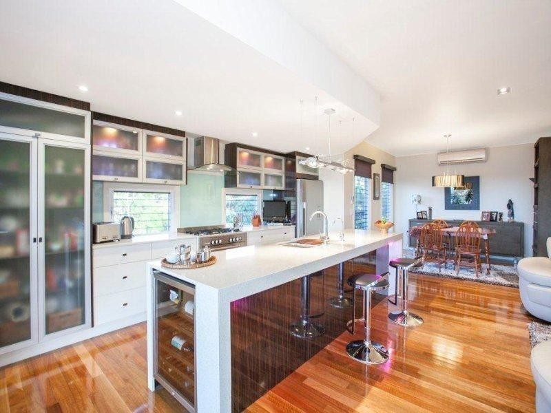 8 Alice St, Russell Island QLD 4184