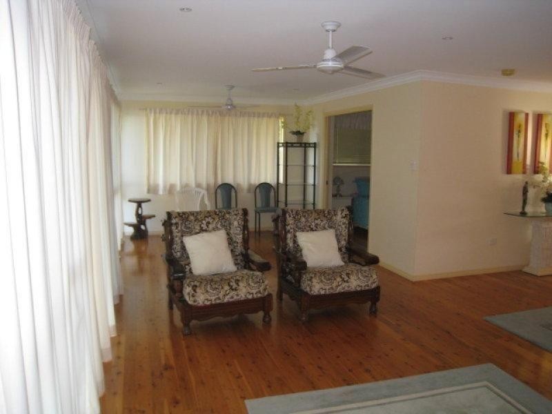 14 Oasis Dve, Russell Island QLD 4184