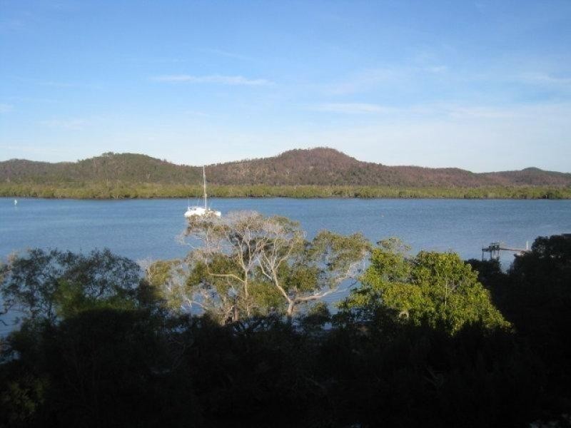 14 Oasis Dve, Russell Island QLD 4184