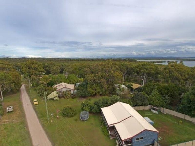 7-15 Charles Tce, Macleay Island QLD 4184